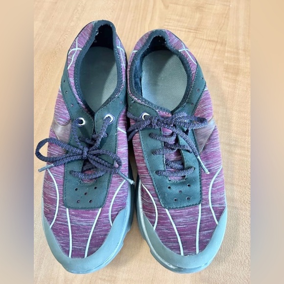 Bzees Shoes running tennis woman’s size 9.5 athletic lightweight - Picture 2 of 6